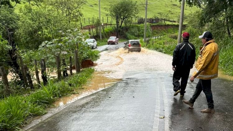 Temporal Causa Alagamento em Piracaia