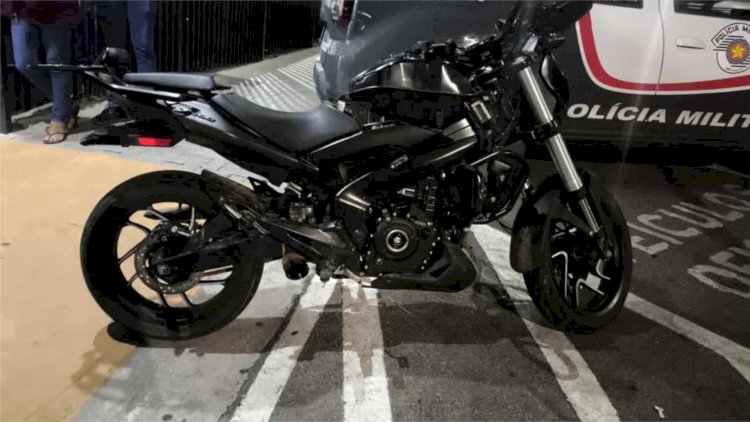 POLÍCIA MILITAR PRENDE INDIVÍDUOS COM MOTOCICLETA FURTADA EM BOM JESUS DOS PERDÕES