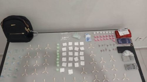 POLÍCIA MILITAR PRENDE CASAL POR TRÁFICO DE DROGAS APÓS FUGA E ACIDENTE EM BRAGANÇA PAULISTA