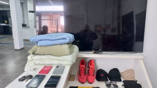 POLÍCIA MILITAR PRENDE QUATRO HOMENS POR FURTO QUALIFICADO EM ATIBAIA