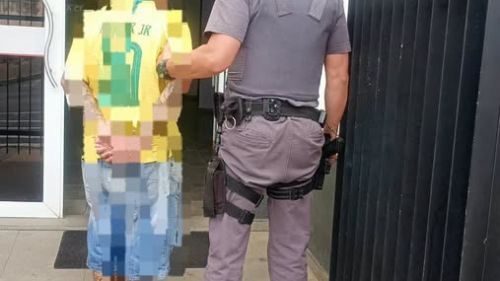 POLÍCIA MILITAR PRENDE HOMEM POR VIOLÊNCIA DOMÉSTICA E AMEAÇA EM JOANÓPOLIS