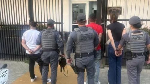 POLÍCIA MILITAR PRENDE TRÊS PESSOAS POR FURTO EM ATIBAIA