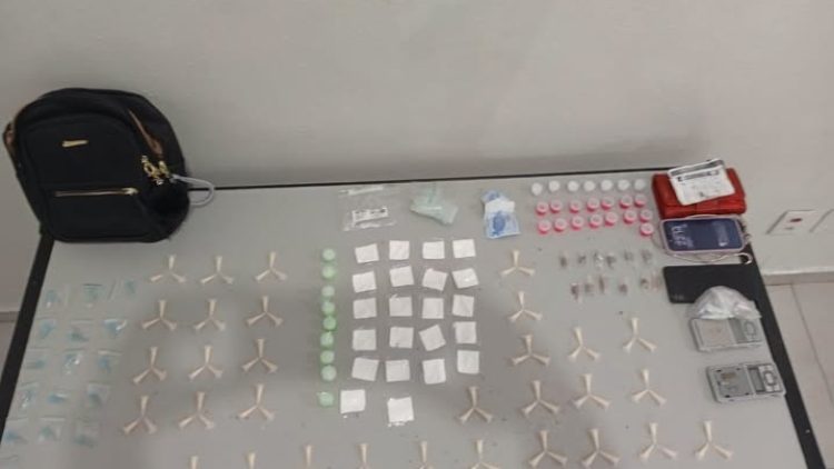POLÍCIA MILITAR PRENDE CASAL POR TRÁFICO DE DROGAS APÓS FUGA E ACIDENTE EM BRAGANÇA PAULISTA