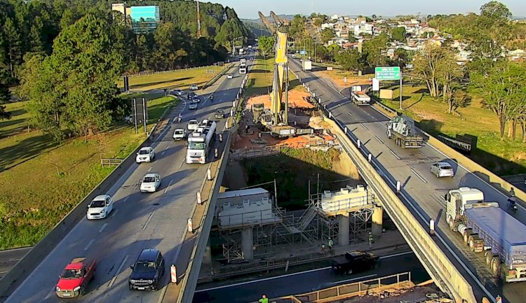 Acidente na Fernão Dias: Vítima Atropelada por Caminhão em Atibaia